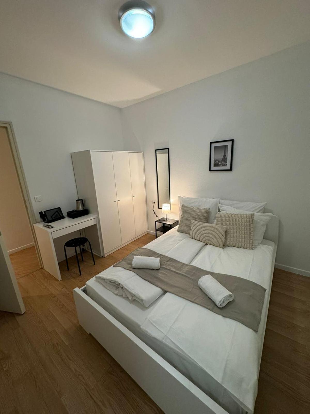 Etoiles De Mantes Hotel Ngoại thất bức ảnh