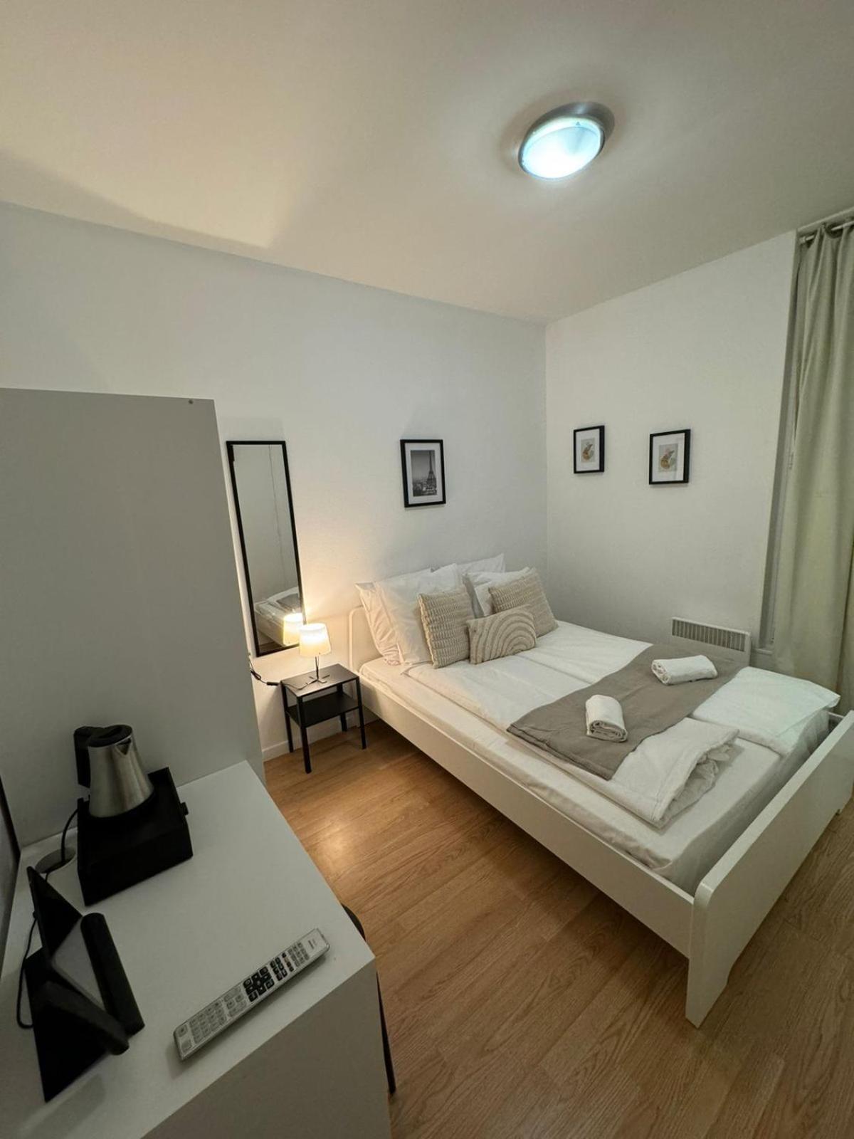 Etoiles De Mantes Hotel Ngoại thất bức ảnh