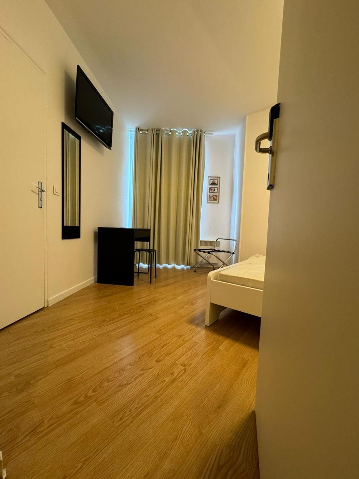Etoiles De Mantes Hotel Ngoại thất bức ảnh